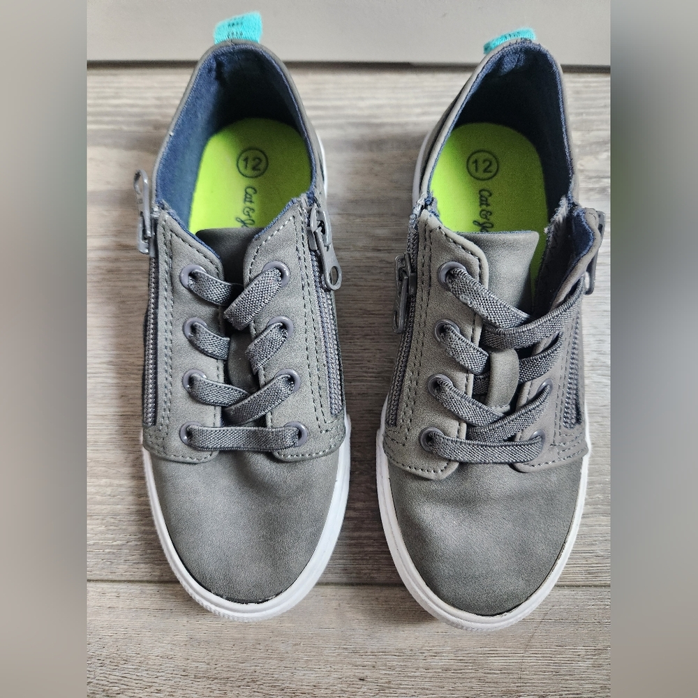 Cat & Jack Gray Sneakers Low-Top Lace-Up For Kids